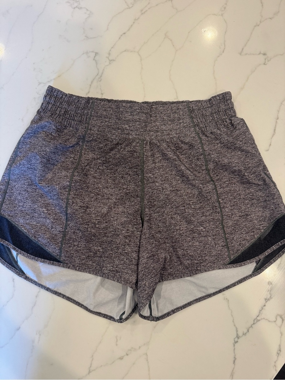 lululemon athletica Heathered Gray Hotty Hot Running Shorts size 6 Tall
